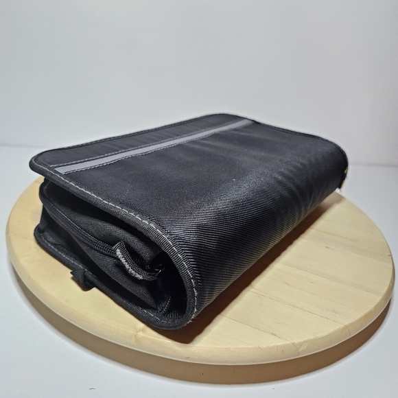 Case Logic 104 CD/DVD Travel Carrying Case Black Zip Storage Holder Wallet sold - Picture 3 of 5